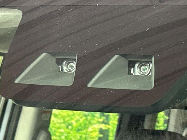 �y�X�}�[�g�A�V�X�g�z���s���ɑO���̎ԗ�����F�����A�Փ˂������Ȏ��͌x��ƃu���[�L�ŏՓˉ���Ɣ�Q�y�����A�V�X�g�B�����S�Ƀh���C�u�����y���݂��������܂��B