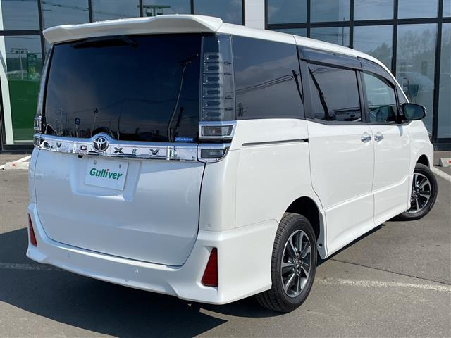 ヴォクシー2.0 ZS 煌II 4WD