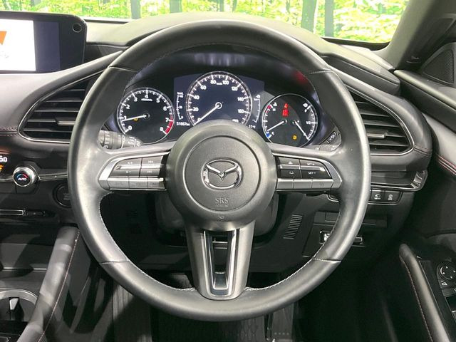 �y�����v�����X�e�A�����O�z�㎿�Ȋv���g�p���邱�ƂŁA��ɂ����������݂ƂĂ��^�]���₷���n���h���ł���