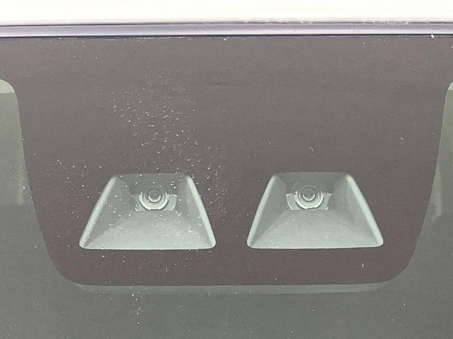 �y�X�}�[�g�A�V�X�g�z���s���ɑO���̎ԗ�����F�����A�Փ˂������Ȏ��͌x��ƃu���[�L�ŏՓˉ���Ɣ�Q�y�����A�V�X�g�B�����S�Ƀh���C�u�����y���݂��������܂��B