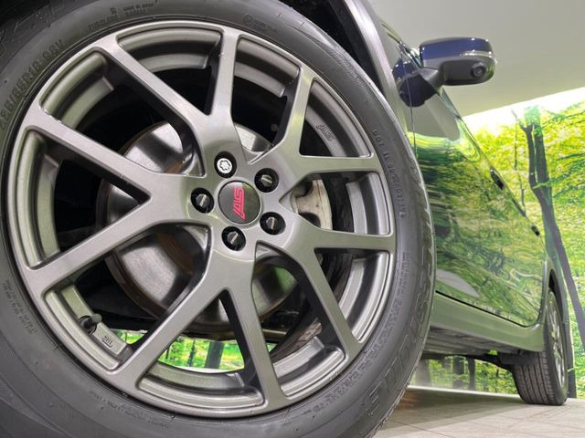 �ySTI18�C���`�A���~�z�C�[���z�O�ςɃ}�b�`���������A���~�z�C�[���𑕒����Ă���܂��B�e��ЊO�A���~�z�C�[����A�X�^�b�h���X�^�C�����戵�����Ă���܂��B���񂲑��k����������