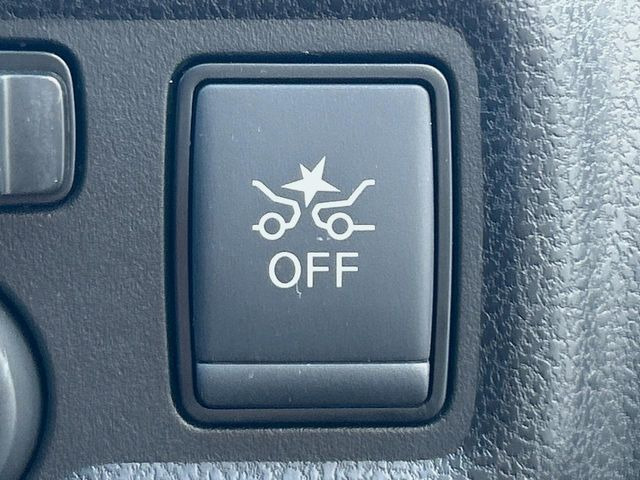 �y�C���e���W�F���g�G�}�[�W�F���V�[�u���[�L�z�t�����g�J�����őO���̎ԗ�����s�҂����m�B�Փ˂������Ȏ��͏Փ˔�Q�y���u���[�L���쓮�A�Փˉ�����T�|�[�g�B�����S�Ƀh���C�u�����y���݂��������܂��B