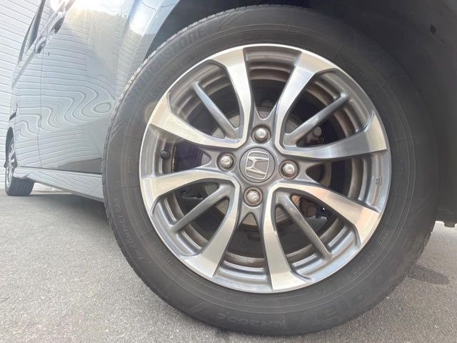 �y����14�C���`�A���~�z�C�[���z�O�ςɃ}�b�`���������A���~�z�C�[���𑕒����Ă���܂��B�e��ЊO�A���~�z�C�[����A�X�^�b�h���X�^�C�����戵�����Ă���܂��B���񂲑��k����������