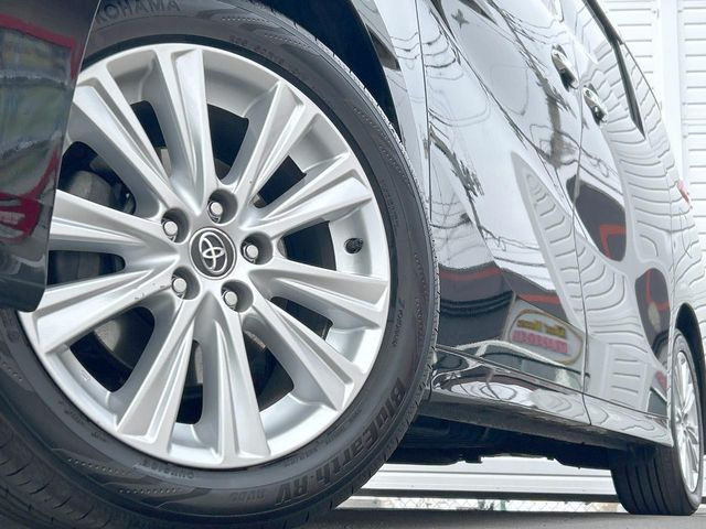 �y����18�C���`�A���~�z�C�[���z�O�ςɃ}�b�`���������A���~�z�C�[���𑕒����Ă���܂��B�e��ЊO�A���~�z�C�[����A�X�^�b�h���X�^�C�����戵�����Ă���܂��B���񂲑��k����������