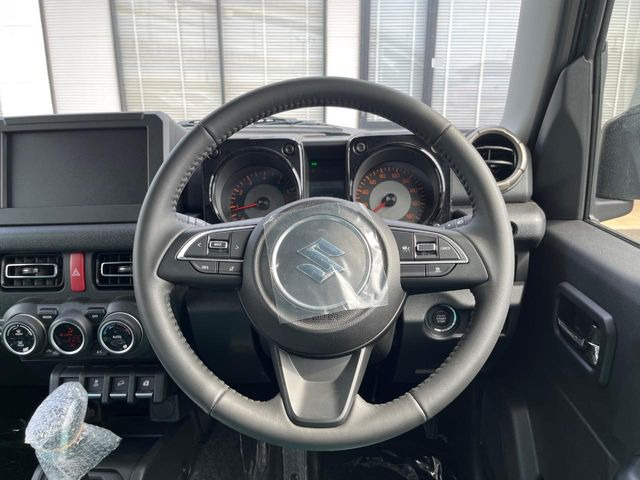 �y�����v�����X�e�A�����O�z�㎿�Ȋv���g�p���邱�ƂŁA��ɂ����������݂ƂĂ��^�]���₷���n���h���ł���