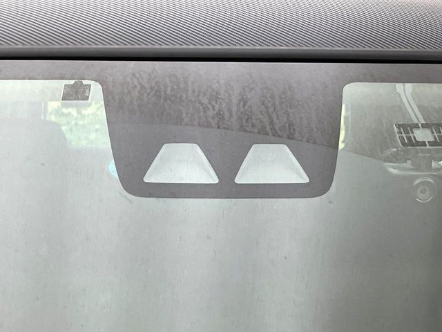 �y�X�}�[�g�A�V�X�g�z���s���ɑO���̎ԗ�����F�����A�Փ˂������Ȏ��͌x��ƃu���[�L�ŏՓˉ���Ɣ�Q�y�����A�V�X�g�B�����S�Ƀh���C�u�����y���݂��������܂��B