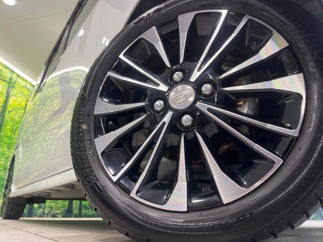 �y����15�C���`�A���~�z�C�[���z�O�ςɃ}�b�`���������A���~�z�C�[���𑕒����Ă���܂��B�e��ЊO�A���~�z�C�[����A�X�^�b�h���X�^�C�����戵�����Ă���܂��B���񂲑��k����������