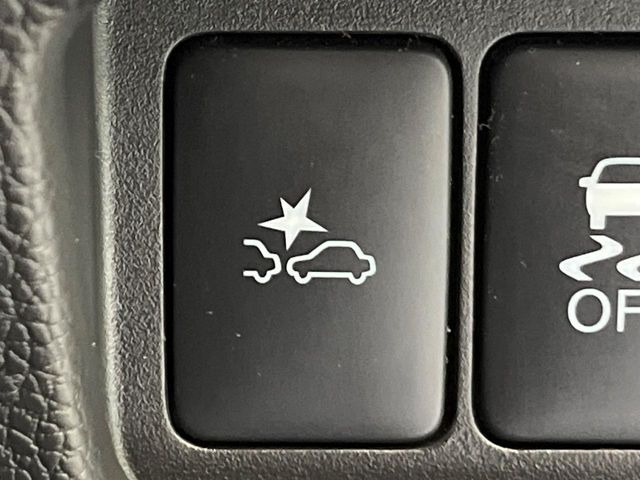 �y�G�}�[�W�F���V�[�u���[�L�z���s���ɑO���̎ԗ�����F�����A�Փ˂������Ȏ��͌x��ƃu���[�L�ŏՓˉ���Ɣ�Q�y�����A�V�X�g�B�����S�Ƀh���C�u�����y���݂��������܂��B