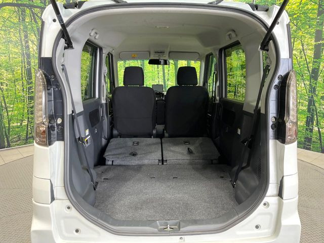 ���i�̂���������ʋ΁A���}���ɏ\���ȉ׎��X�y�[�X���m�ۂ��Ă���܂��B�Z�J���h�V�[�g��|���ƁA�傫�ȉו��̐ύڂ��\�ł���