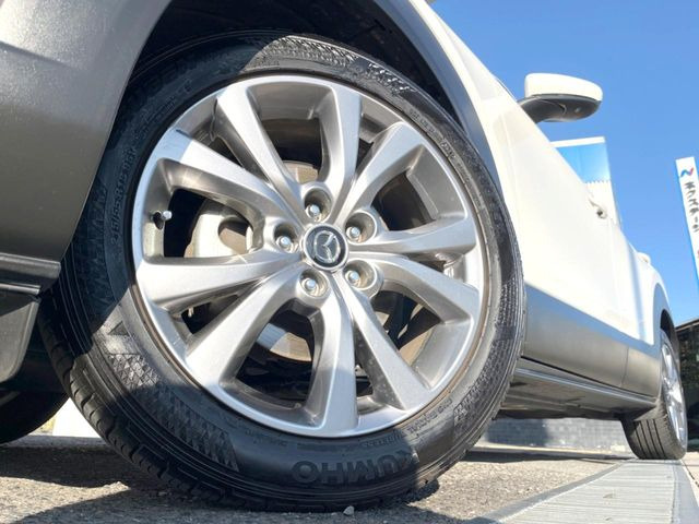 �y����18�C���`�A���~�z�C�[���z�O�ςɃ}�b�`���������A���~�z�C�[���𑕒����Ă���܂��B�e��ЊO�A���~�z�C�[����A�X�^�b�h���X�^�C�����戵�����Ă���܂��B���񂲑��k����������