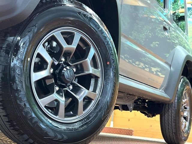 �y����15�C���`�A���~�z�C�[���z�O�ςɃ}�b�`���������A���~�z�C�[���𑕒����Ă���܂��B�e��ЊO�A���~�z�C�[����A�X�^�b�h���X�^�C�����戵�����Ă���܂��B���񂲑��k����������