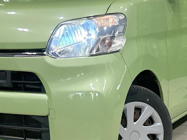 【HIDヘッドライト】非常に明るく前方を照らしてくれるので、悪天候や夜間の走行時も視界良好で安心してお乗りいただけます。