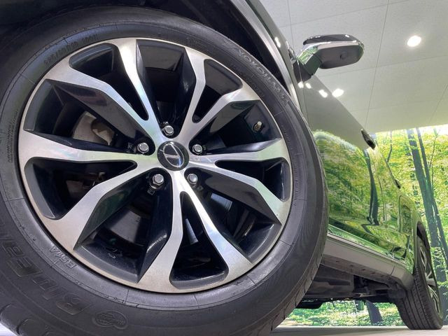 �y����18�C���`�A���~�z�C�[���z�O�ςɃ}�b�`���������A���~�z�C�[���𑕒����Ă���܂��B�e��ЊO�A���~�z�C�[����A�X�^�b�h���X�^�C�����戵�����Ă���܂��B���񂲑��k����������