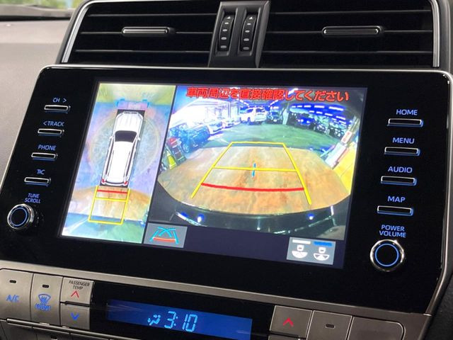 �y�}���`�e���C�����j�^�[�z�Ԃ̃t�����g��T�C�h�̃J�����摜�𓯎��Ƀ��j�^�[�\�����邱�ƂŁA���H�⋷�����𑖍s���ł����͂̏󋵊m�F���ł����S!�{�iSUV�ɂ��ꂵ�������ł���