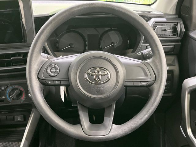 ステアリングも使用感が少なく、きれいな状態となっております♪