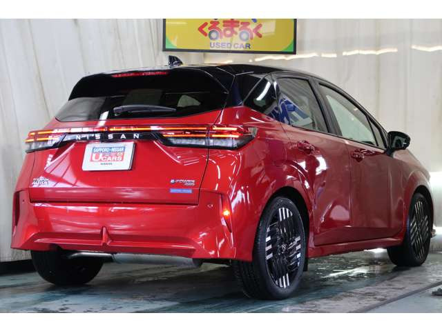 ノートオーラ1.2 G FOUR レザーエディション 4WD