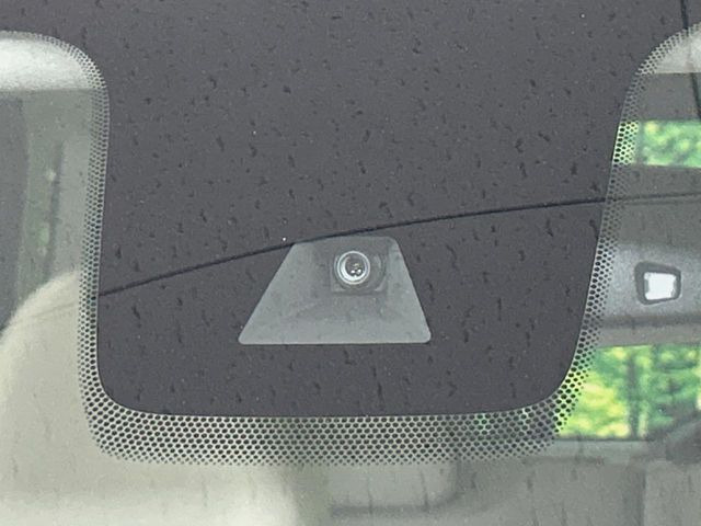 �y�O�He-Assist�z���s���ɑO���̎ԗ�����F�����A�Փ˂������Ȏ��͌x��ƃu���[�L�ŏՓˉ���Ɣ�Q�y�����A�V�X�g�B�����S�Ƀh���C�u�����y���݂��������܂��B