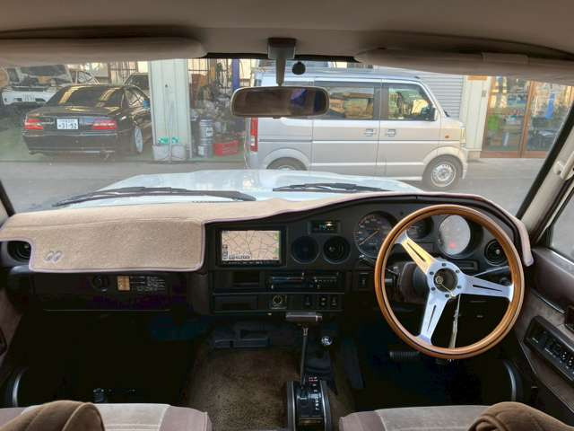 �C�ɂȂ邨�Ԃ�����܂�����E�̓d�b�ԍ����璼�ڂ��X�ɂ��₢���킹���������B�x�����@����ԗ����A��Ԃ܂łȂ�ł������������Ē����܂��B�X�^�b�t�ꓯ���A�����҂����Ă���܂��B