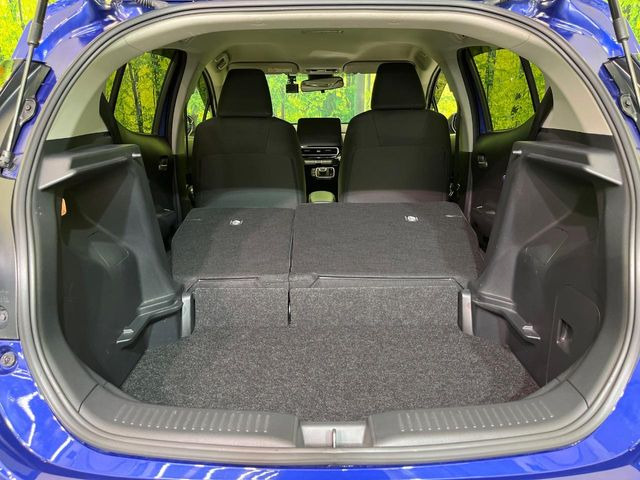 ���i�̂���������ʋ΁A���}���ɏ\���ȉ׎��X�y�[�X���m�ۂ��Ă���܂��B�Z�J���h�V�[�g��|���ƁA�傫�ȉו��̐ύڂ��\�ł���