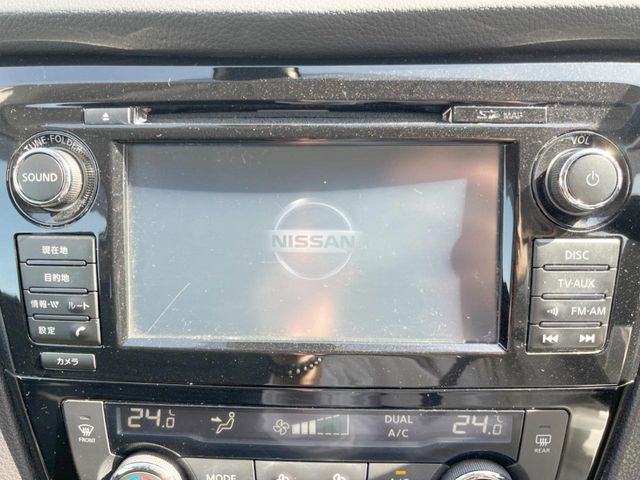 【純正ナビ】人気の純正ナビを装備しております。ナビの使いやすさはもちろん、オーディオ機能も充実!キャンプや旅行はもちろん、通勤や買い物など普段のドライブも楽しくなるはず♪