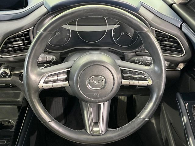 �y�����v�����X�e�A�����O�z�㎿�Ȋv���g�p���邱�ƂŁA��ɂ����������݂ƂĂ��^�]���₷���n���h���ł���