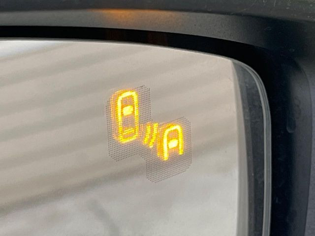 �y�u���C���h�X�|�b�g���j�^�����O�z���s���A�h�A�~���[�̎��p�ɂȂ�₷���ӏ��Ɍ㑱�Ԃ��ڋ߂���ƃT�C�h�~���[�t�߂Ɍx����\���A�h���C�o�[�ɒ��ӊ��N�����Ă���܂��B