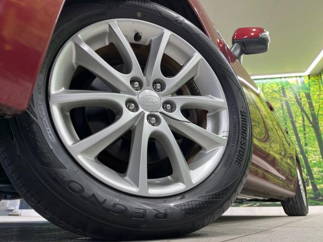 �y����16�C���`�A���~�z�C�[���z�O�ςɃ}�b�`���������A���~�z�C�[���𑕒����Ă���܂��B�e��ЊO�A���~�z�C�[����A�X�^�b�h���X�^�C�����戵�����Ă���܂��B���񂲑��k����������