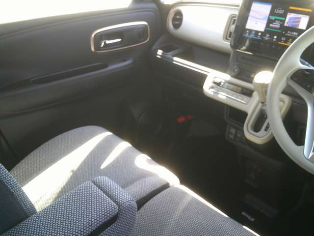 ★鑑定書付きで安心★第三者機関(JAAA日本自動車鑑定協会)のプロ鑑定士によって車輌状態の細かな部分まで鑑定を行なっています!中古車の不安も解消され安心できますね!