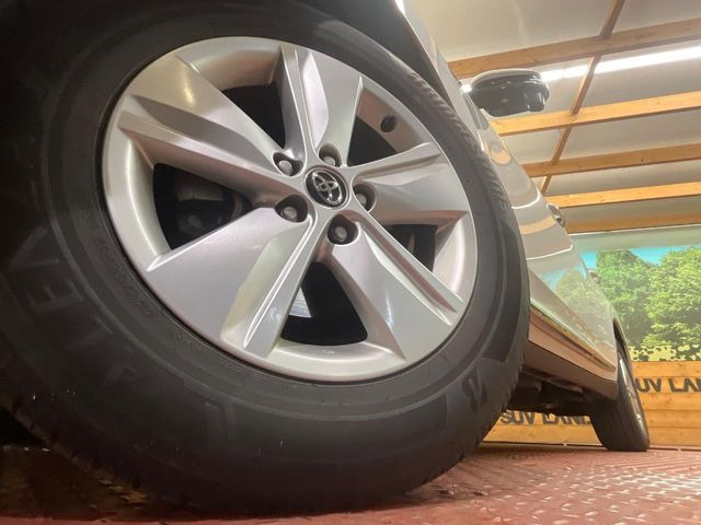 �y����17�C���`�A���~�z�C�[���z�O�ςɃ}�b�`���������A���~�z�C�[���𑕒����Ă���܂��B�e��ЊO�A���~�z�C�[����A�X�^�b�h���X�^�C�����戵�����Ă���܂��B���񂲑��k����������