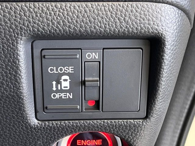 �y�p���[�X���C�h�h�A�z�X�}�[�g�L�[��^�]�Ȃ̃X�C�b�`�ŃX���C�h�h�A�̊J���\���d��������͂����ăh�A���J����K�v�������A���������q�l�ł��A�d���ו��������Ă��鎞�����N�ɊJ���߂ł��܂���