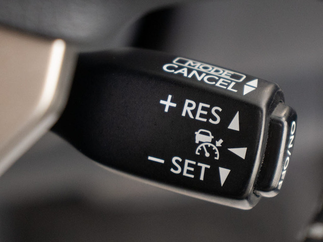 ���[�_�[�N���[�Y�R���g���[��  �~���g���[�_�[�ƒP��J�����Ő�s�Ԃ�F�����A�ԑ��ɉ������Ԋԋ�����ۂ��Ȃ���Ǐ]���s���x�����܂��B