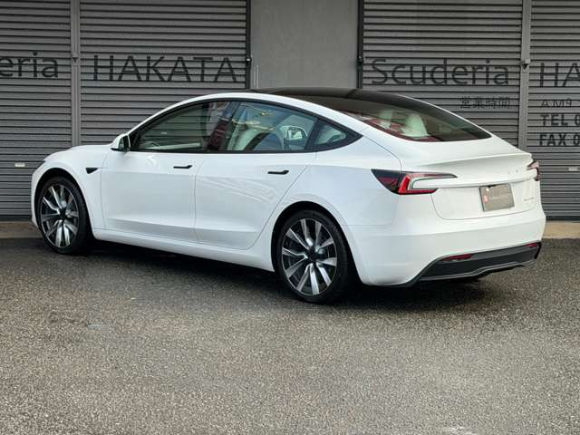 UV�K���X�E�K���X���[�t�B