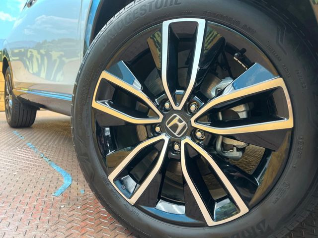 �y����18�C���`�A���~�z�C�[���z�O�ςɃ}�b�`���������A���~�z�C�[���𑕒����Ă���܂��B�e��ЊO�A���~�z�C�[����A�X�^�b�h���X�^�C�����戵�����Ă���܂��B���񂲑��k����������