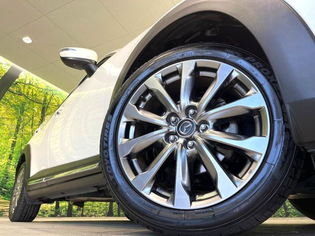 �y����18�C���`�A���~�z�C�[���z�O�ςɃ}�b�`���������A���~�z�C�[���𑕒����Ă���܂��B�e��ЊO�A���~�z�C�[����A�X�^�b�h���X�^�C�����戵�����Ă���܂��B���񂲑��k����������