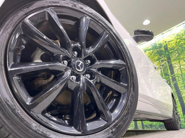 �y�O���[�h��p����15�C���`�A���~�z�C�[���z�f�U�C�����̍��������A���~�z�C�[���𑕒����Ă���܂��B�e��ЊO�A���~�z�C�[����A�X�^�b�h���X�^�C�����戵�����Ă���܂��B���񂲑��k����������