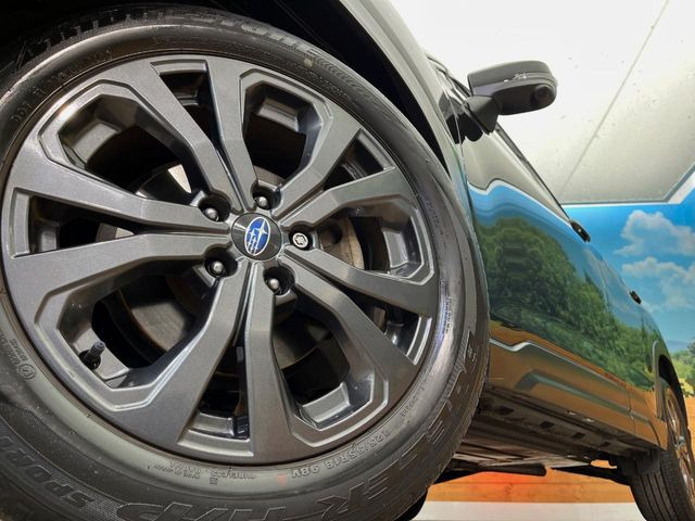 �y����18�C���`�A���~�z�C�[���z�O�ςɃ}�b�`���������A���~�z�C�[���𑕒����Ă���܂��B�e��ЊO�A���~�z�C�[����A�X�^�b�h���X�^�C�����戵�����Ă���܂��B���񂲑��k����������