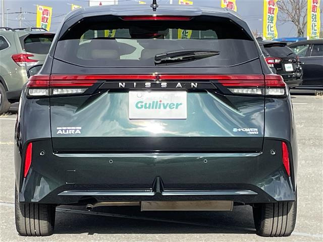 ノートオーラ1.2 G FOUR レザーエディション 4WD