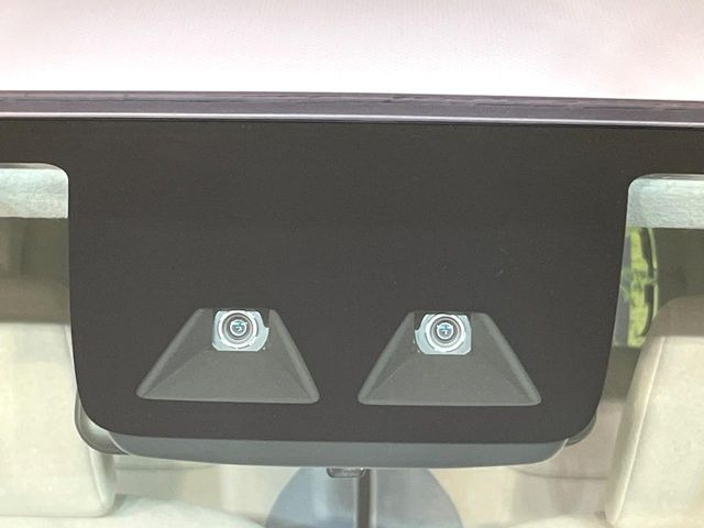 �y�X�}�[�g�A�V�X�g�z���s���ɑO���̎ԗ�����F�����A�Փ˂������Ȏ��͌x��ƃu���[�L�ŏՓˉ���Ɣ�Q�y�����A�V�X�g�B�����S�Ƀh���C�u�����y���݂��������܂��B