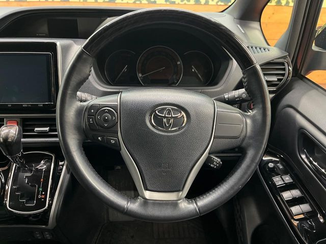 �y�����v�����X�e�A�����O�z�㎿�Ȋv���g�p���邱�ƂŁA��ɂ����������݂ƂĂ��^�]���₷���n���h���ł���