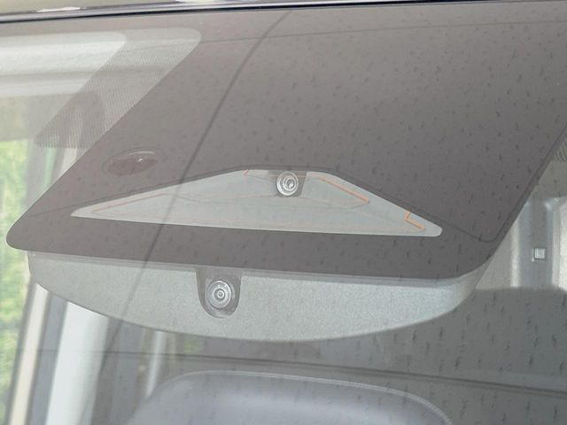 �y�C���e���W�F���g�G�}�[�W�F���V�[�u���[�L�z�t�����g�J�����őO���̎ԗ�����s�҂����m�B�Փ˂������Ȏ��͏Փ˔�Q�y���u���[�L���쓮�A�Փˉ�����T�|�[�g�B�����S�Ƀh���C�u�����y���݂��������܂��B