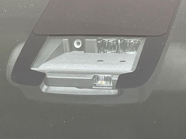 �y�g���^�Z�[�t�e�B�Z���X�z���s���ɑO���̎ԗ�����F�����A�Փ˂������Ȏ��͌x��ƃu���[�L�ŏՓˉ���Ɣ�Q�y�����A�V�X�g�B�����S�Ƀh���C�u�����y���݂��������܂��B