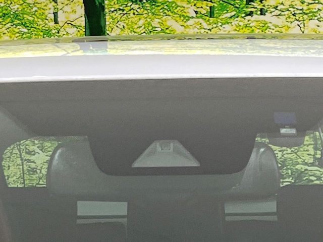 �y�Z�[�t�e�B�V�X�e���v���X�z���s���ɑO���̎ԗ�����F�����A�Փ˂������Ȏ��͌x��ƃu���[�L�ŏՓˉ���Ɣ�Q�y�����A�V�X�g�B�����S�Ƀh���C�u�����y���݂��������܂��B