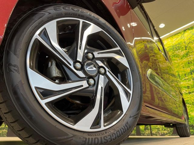 �y����15�C���`�A���~�z�C�[���z�O�ςɃ}�b�`���������A���~�z�C�[���𑕒����Ă���܂��B�e��ЊO�A���~�z�C�[����A�X�^�b�h���X�^�C�����戵�����Ă���܂��B���񂲑��k����������