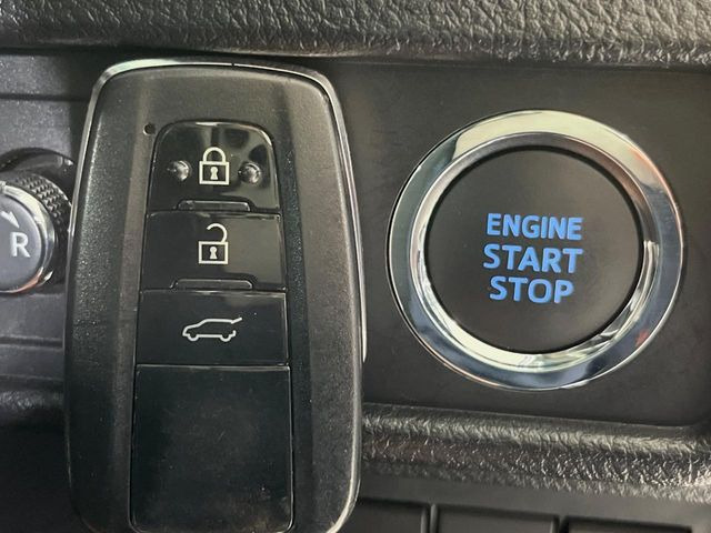 �y�X�}�[�g�L�[�z�J�o����|�P�b�g�ɓ��ꂽ�܂܂ł��h�A�̎{���E�������\�ȃX�}�[�g�L�[�𑕔��B�G���W���̃I���E�I�t�����J�M�����o���K�v����������Ƃ��Ă��֗��ł���