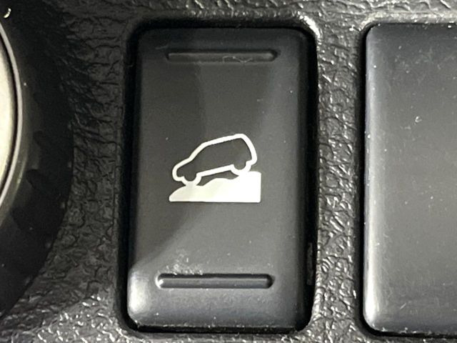 �y�_�E���q���A�V�X�g�z�}�ȍ⓹������Ƃ��Ɏ����Ńu���[�L�𐧌�A���̒ᑬ�x��ۂ��܂��B�ᓹ�∫�H�ȂǊ���₷���H�ʂ̉����ł��^�C�������b�N���Ȃ�������S!�n���h������ɏW���ł��܂�!