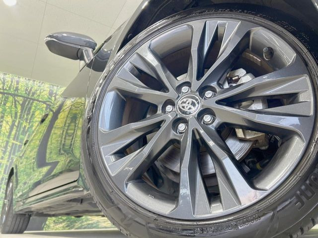 �y����17�C���`�A���~�z�C�[���z�O�ςɃ}�b�`���������A���~�z�C�[���𑕒����Ă���܂��B�e��ЊO�A���~�z�C�[����A�X�^�b�h���X�^�C�����戵�����Ă���܂��B���񂲑��k����������