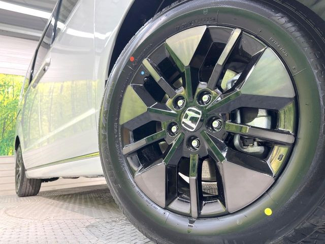 �y�����A���~�z�C�[���z�O�ςɃ}�b�`���������A���~�z�C�[���𑕒����Ă���܂��B�e��ЊO�A���~�z�C�[����A�X�^�b�h���X�^�C�����戵�����Ă���܂��B���񂲑��k����������