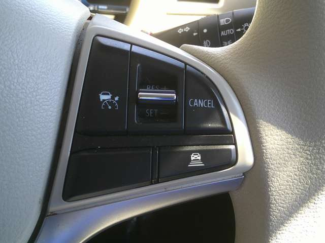 ★アダプティブクルーズコントロ-ル★アクセル操作なしにステアリングのスイッチ操作のみで高速道路などでの定速走行&追従走行を制御します!