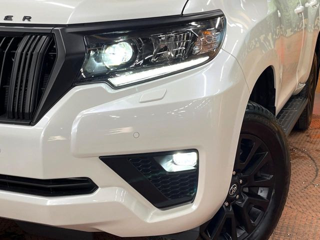 �yLED�w�b�h���C�g�z���V����ԑ��s�����ǍD�Ȏ��E���m�ۂ����S���ĉ^�]�ł��鍂�P�xLED�w�b�h���C�g�𑕔�!�_�����x�������A����d�͂��}�����Ă��܂��B