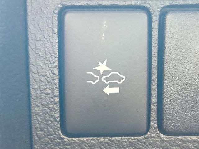 �y�v���N���b�V���Z�[�t�e�B�z�O���̎ԗ��������m���A�Փ˂������Ȏ��͌x��Œ��ӂ𑣂��A�u���[�L�𓥂ޗ͂��T�|�[�g�B�u���[�L�𓥂߂Ȃ������ꍇ�͏Փ˔�Q�y���u���[�L���쓮�A�Փˉ�����T�|�[�g���܂��B